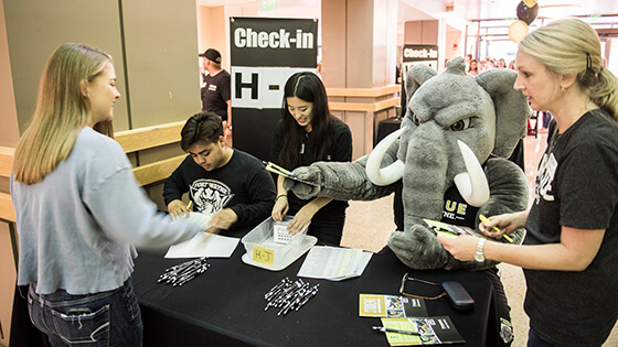 Students submit their enrollment deposits and register for classes.