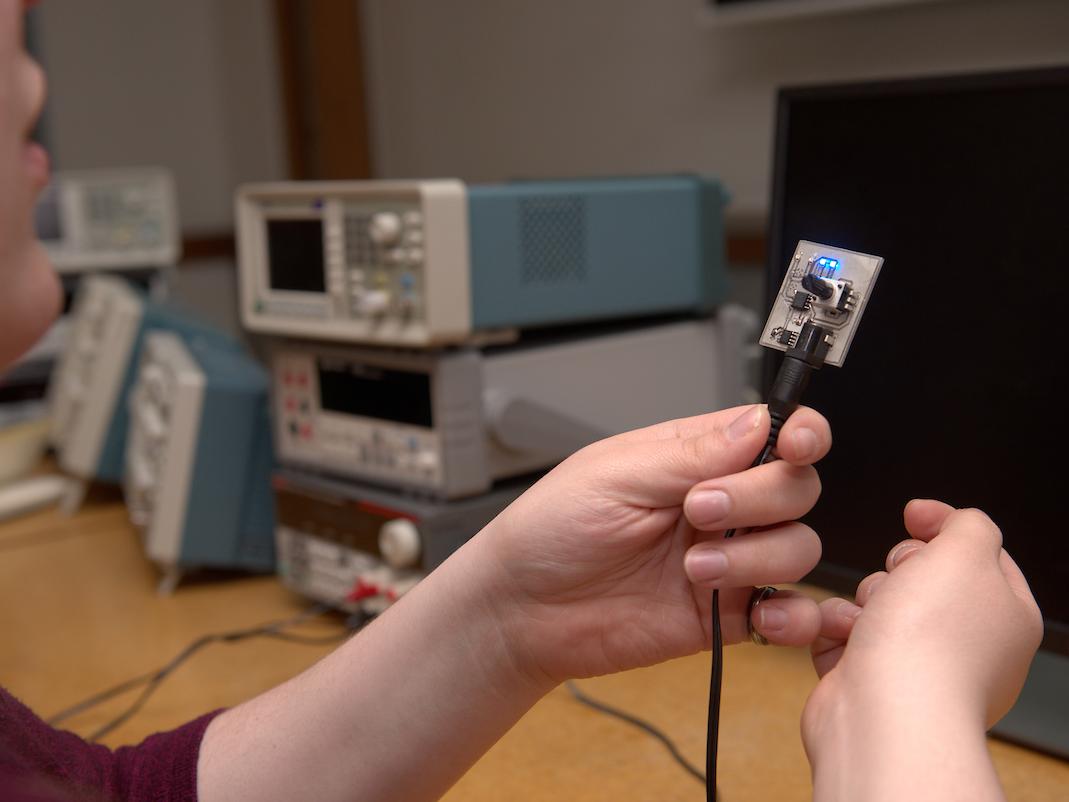 Student holding circuit