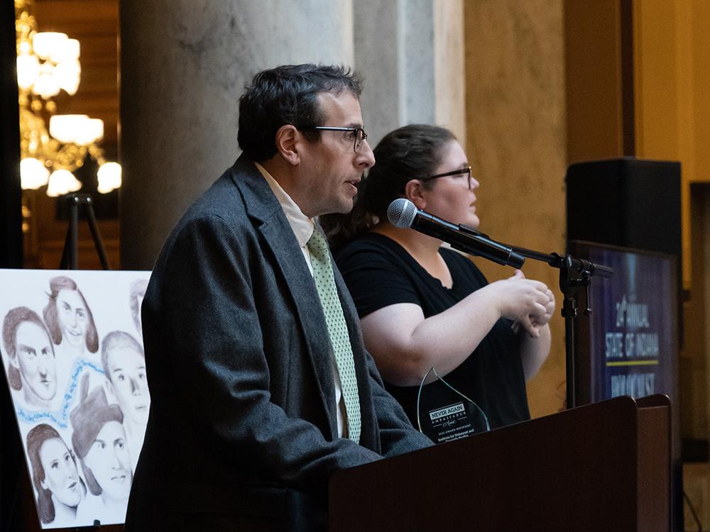 Steve Carr speaks at the Indiana Statehouse