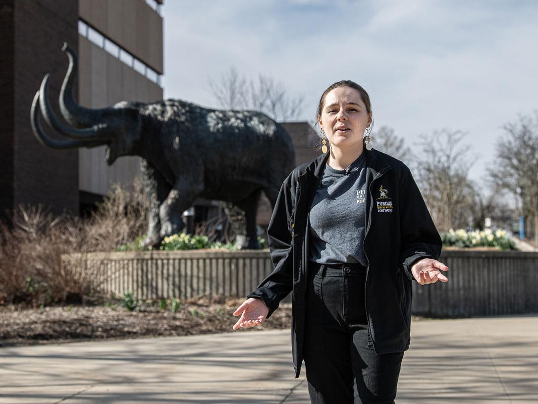 Hailey Bower leads a campus tour at PFW