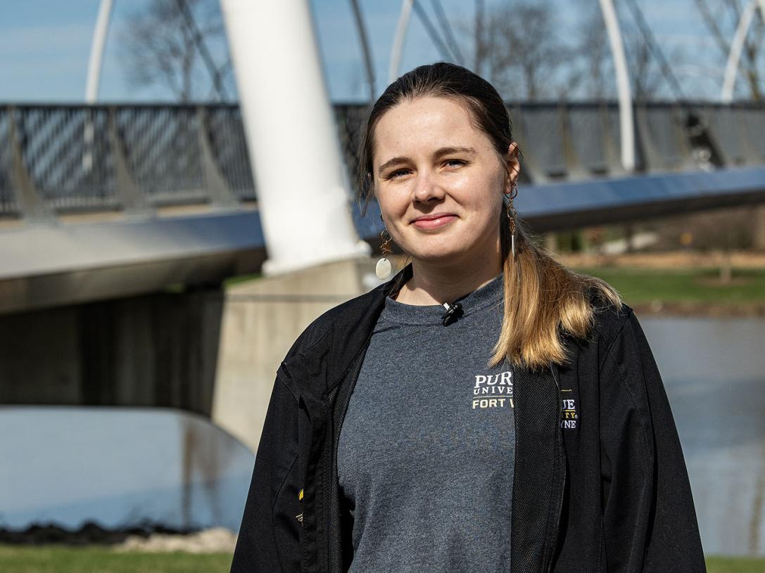 Hailey Bower leads a campus tour at PFW
