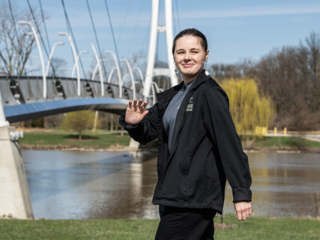 Hailey Bower leads a campus tour at PFW