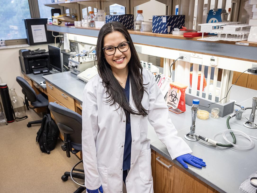 Perla Figueroa in a laboratory