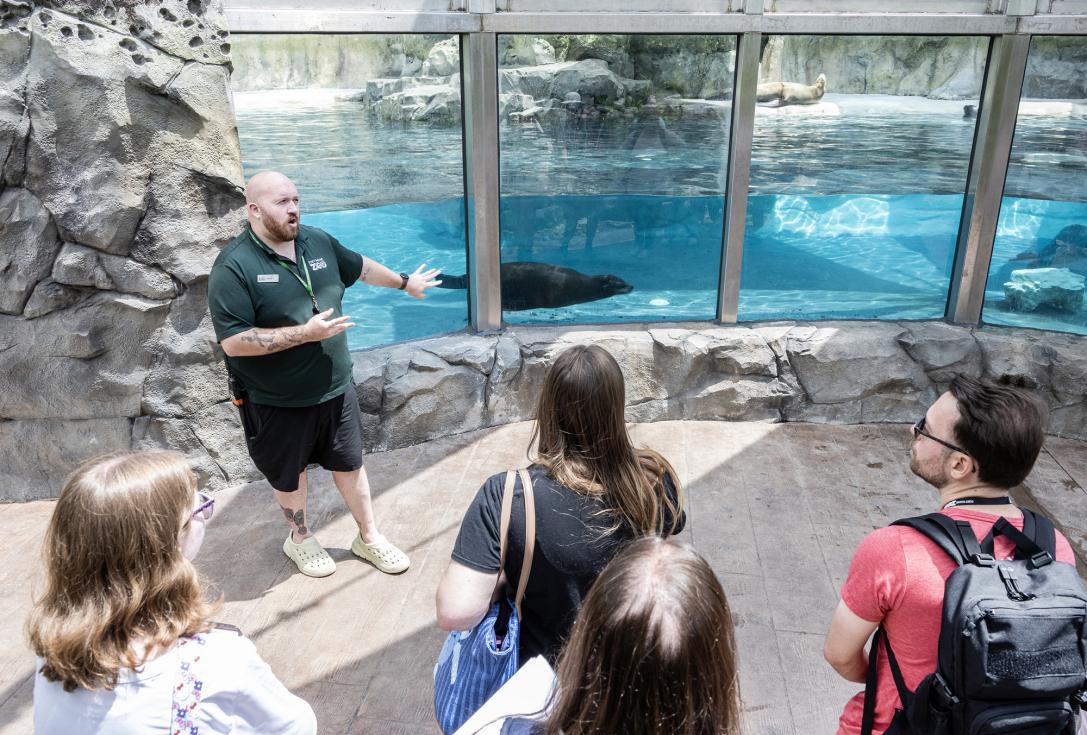 Student learning from a instructor at the Fort Wayne Zoo
