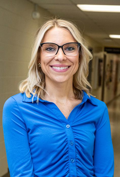 Portrait of Professor Holly Hullinger