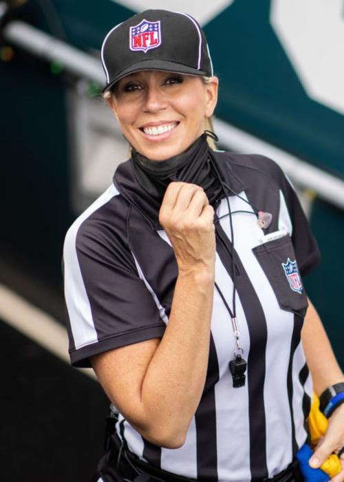Sarah Thomas headshot