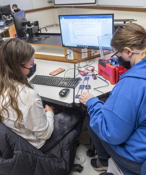 Students working in ECE lab.