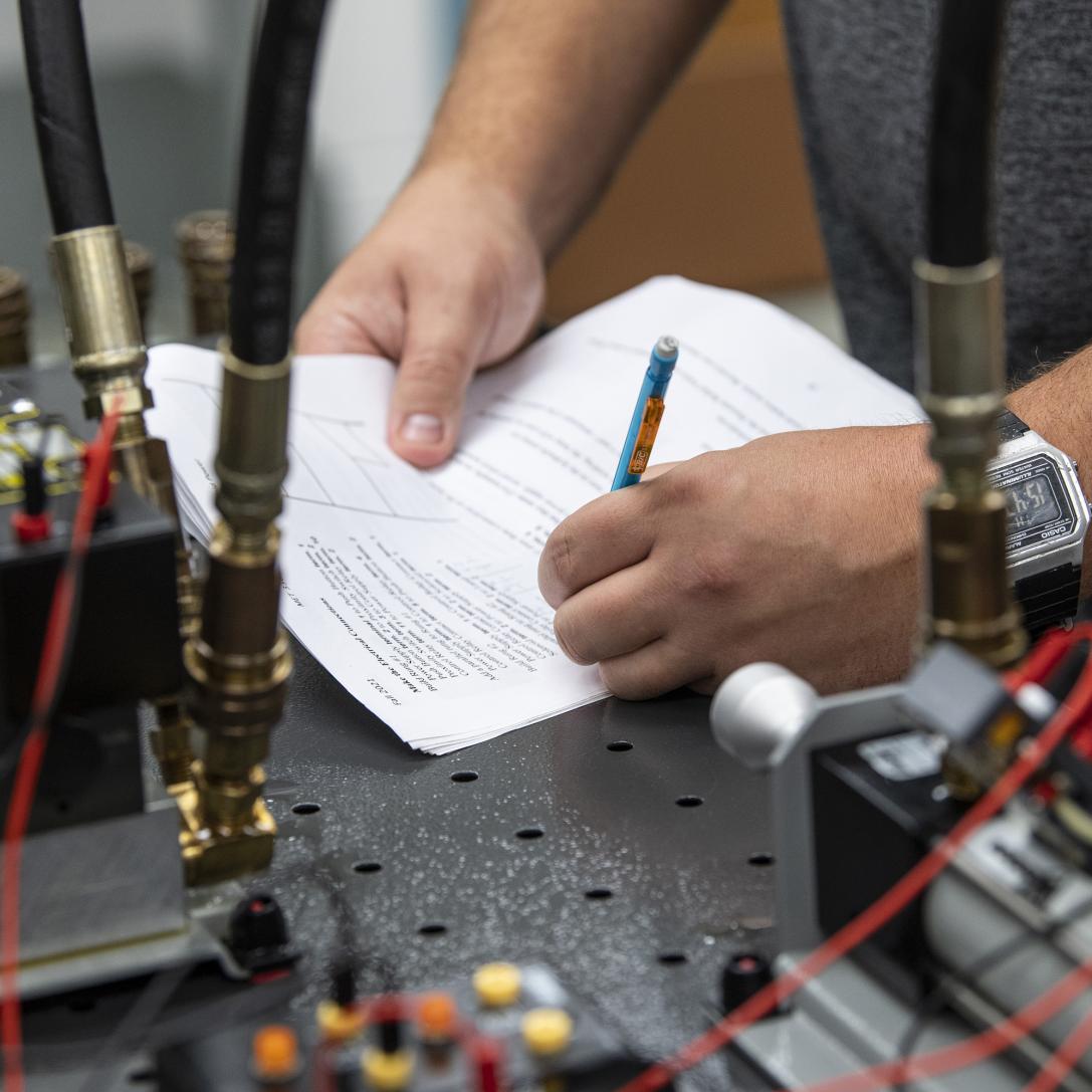 Students working in a Polytechnic laboratory.