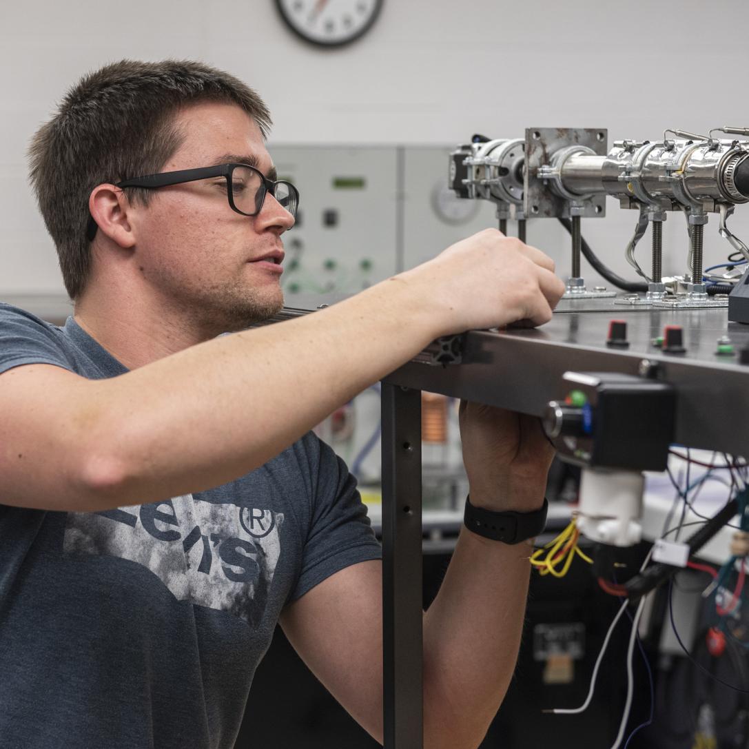 Student working in a MET laboratory.