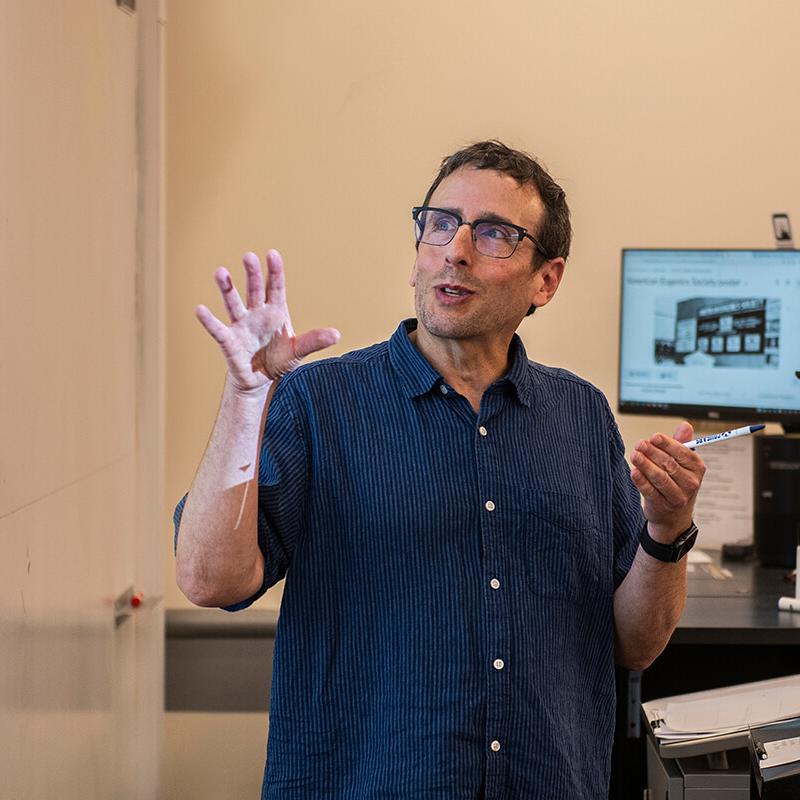 Steve Carr teaches a class