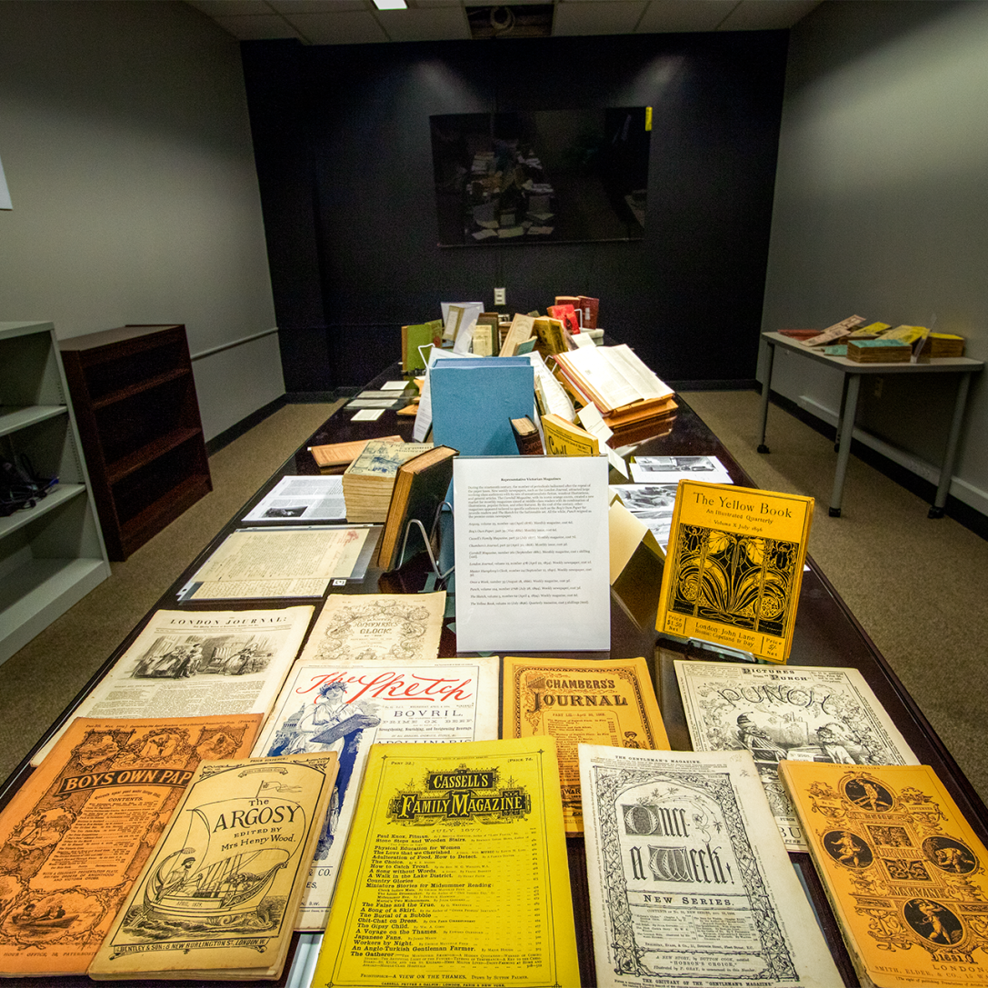 English Co-Lab Display