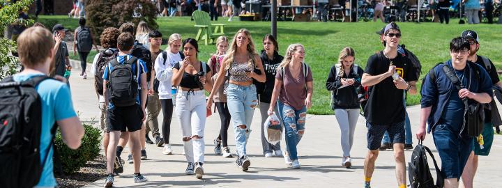 Students walking on mastodon way.