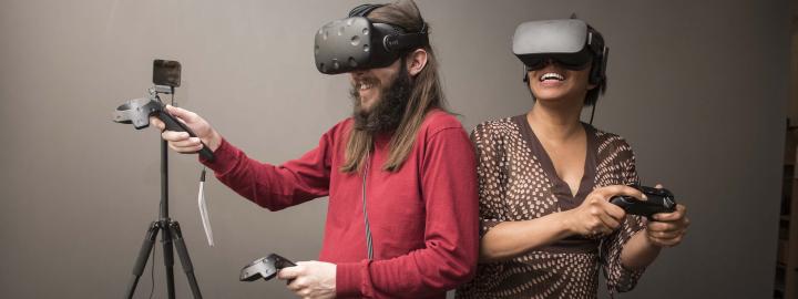Polytechnic students using the virtual reality lab.