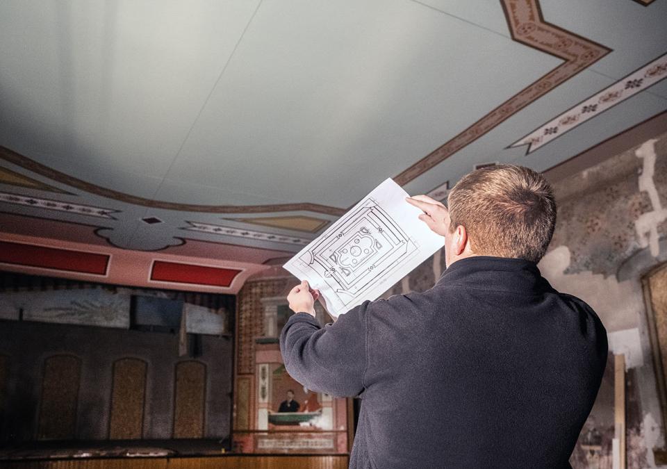 The ceiling of the Morvilius Opera House.