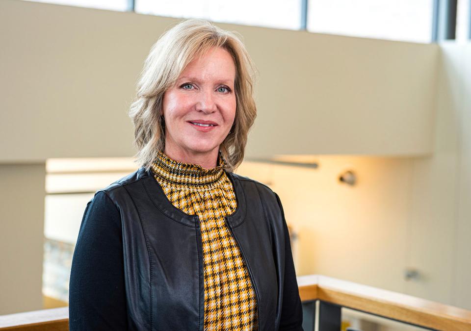 Portrait of Kelly Hartley Hutton