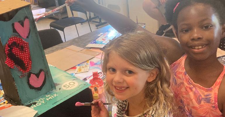 children making art