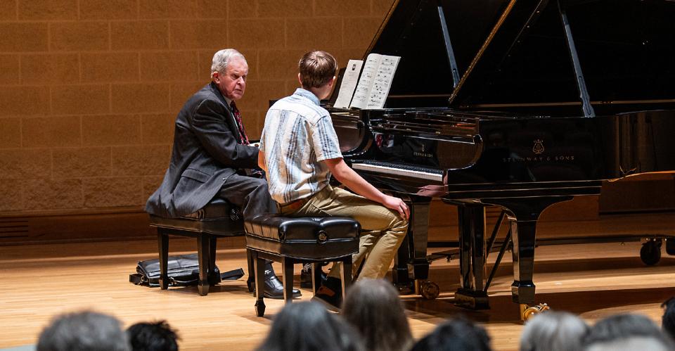 piano player coaching