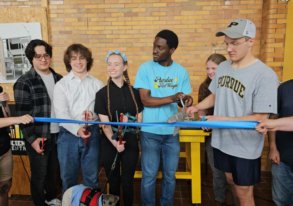 Ribbon cutting ceremony at Science Central
