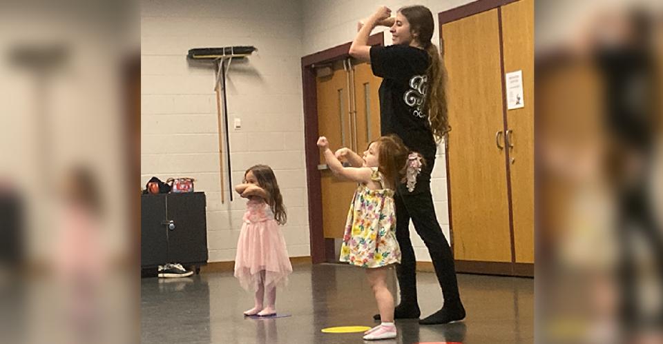 kids dancing