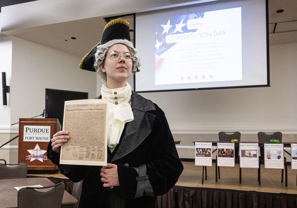 A student is dressed up like a U.S. founder from the 1700's