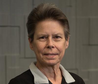 Debra Hoelle