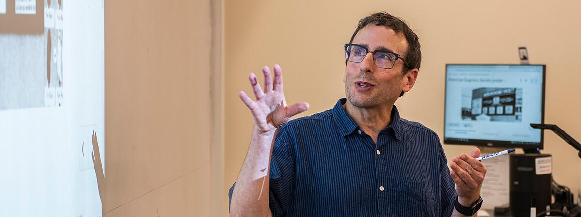 Steve Carr teaches a class