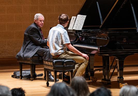 piano player coaching