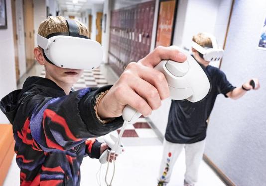 children doing virtual reality