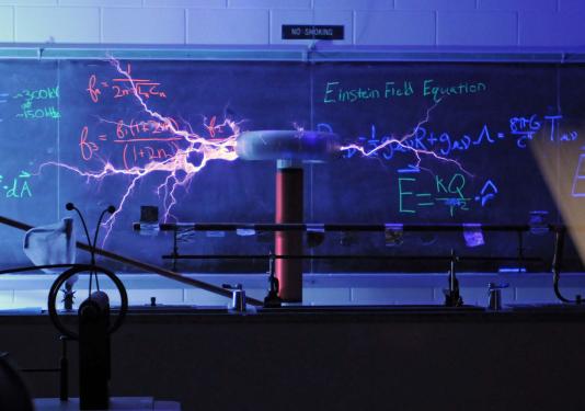 Physics demonstration showing the Einstein field equation.