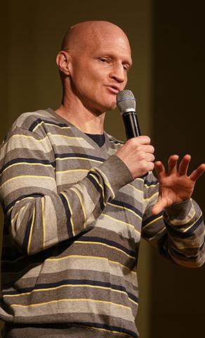 Scott Dickkers addresses an audience