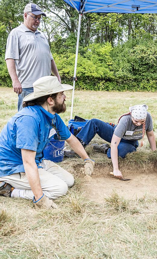 PFW students at an anthropology dig