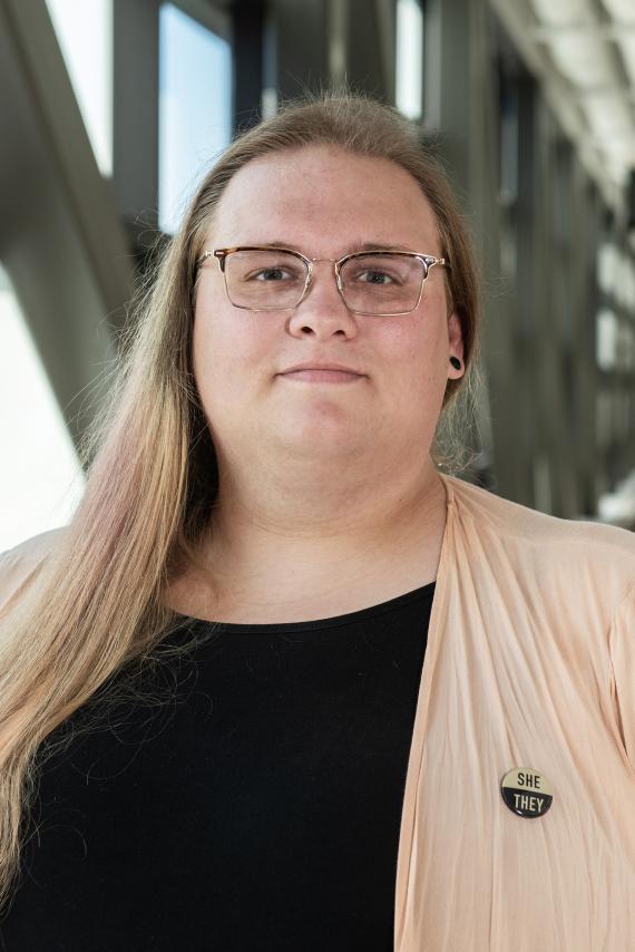 Willow Cribb Headshot