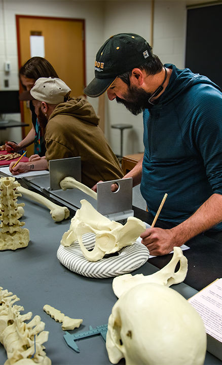 COLA_Students in the ANTH Lab