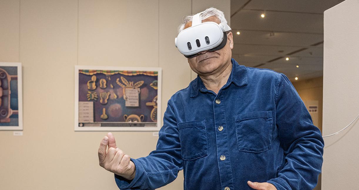 Andres Montenegro wearing a VR headset